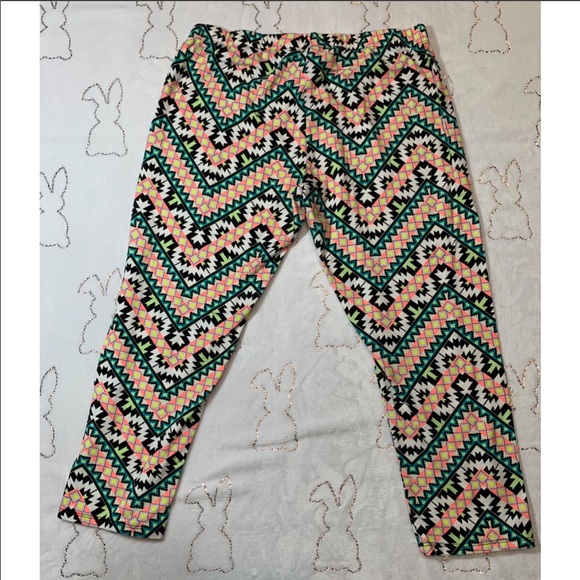 Multi Color Calf Length Leggings - Picture 2 of 3